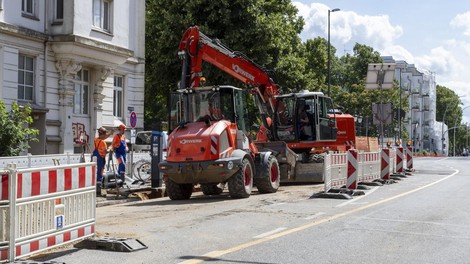 gradbena dela okostje grobnica peru lima gradbinci arheologija