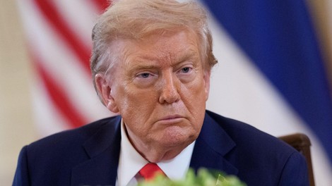 Zdravnik anesteziolog povsem resno: "Trumpu dam še dva meseca življenja"