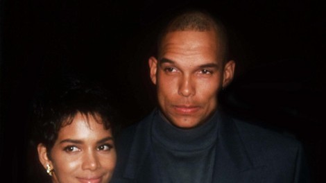 Bivši mož Halle Berry priznal, da sta se ločila, ker 'ni kuhala in ne čistila'