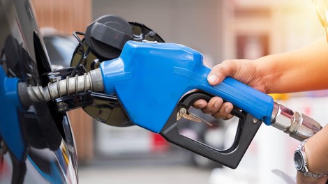 Ste pomotoma natočili napačno gorivo? To morate takoj storiti, da rešite motor