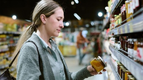 Testirali 25 marmelad: V dveh izdelkih najdenih veliko pesticidov