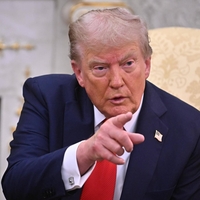 Ta gesta razkrije, kaj si Trump zares misli o govoricah o svoji smrti: "S tem je povedal vse"