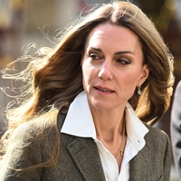 Vsi govorijo o dramatično novi pričeski Kate Middleton, priznani frizer pa opozarja