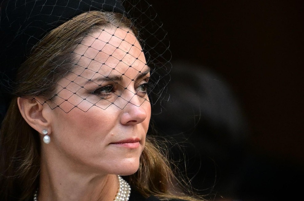 Z eno gesto Kate Middleton celemu svetu razkrila, kakšen je danes njen odnos s kraljem Karlom (foto: Profimedia)
