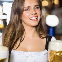 Ljudje se zgražajo nad cenami na Oktoberfestu, a je pivo drago tudi drugod po Nemčiji