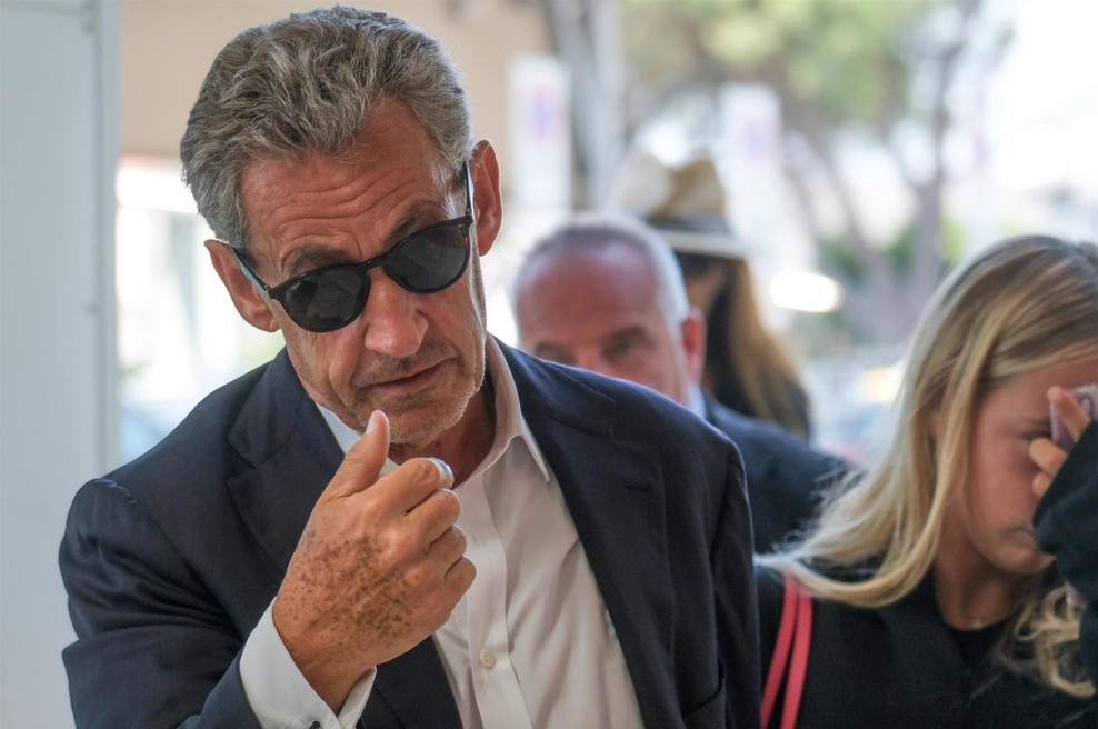 Hčerka Nicolasa Sarkozyja ima 13 let in je ista kot njen slavni oče (foto: profimedia)