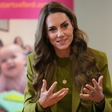 Kate Middleton razkrila skrivnosten napis na ogrlici, opazili so ga le redki, tole v resnici pomeni