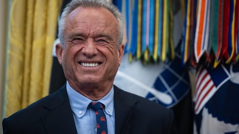 "Črv mu je pojedel le malo njegovih možganov. Torej, brez skrbi"