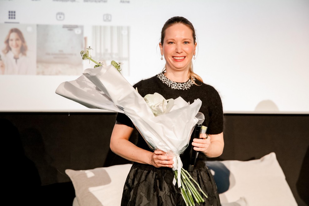 Naslednja je bila Nina Jugovar, dr. med. spec. dermatovenerologije, ki je predstavila neinvazivne estetske posege in njihove dejanske učinke.