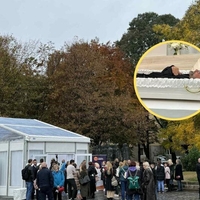 Pogrebna vežica sredi Trga republike: na zadnjo pot smo pospremili znana Slovenca (FOTO)