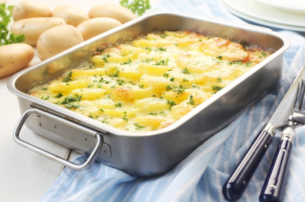 Krompir z ostanki iz hladilnika - recept za praktično, a tudi okusno jed (foto: profimedia)