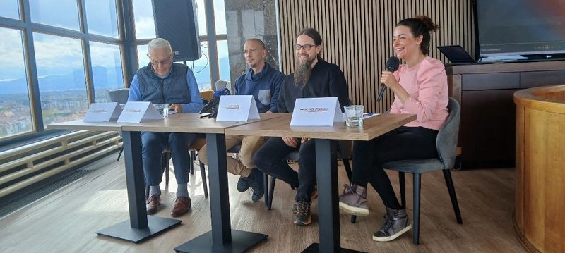 Terapevti skupaj s 40.000 uporabniki: "Ljudje zakon o psihoterapiji potrebujejo"