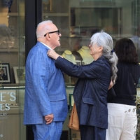 Žena pravi, da ima avtizem, Anthony Hopkins pa: "To je neumnost"