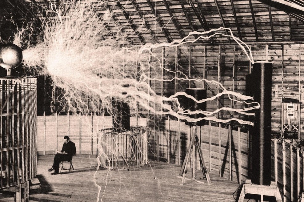 Nikola Tesla je imel prav: "Vesolje ni trdno. Vesolje vibrira." (foto: profimedia)