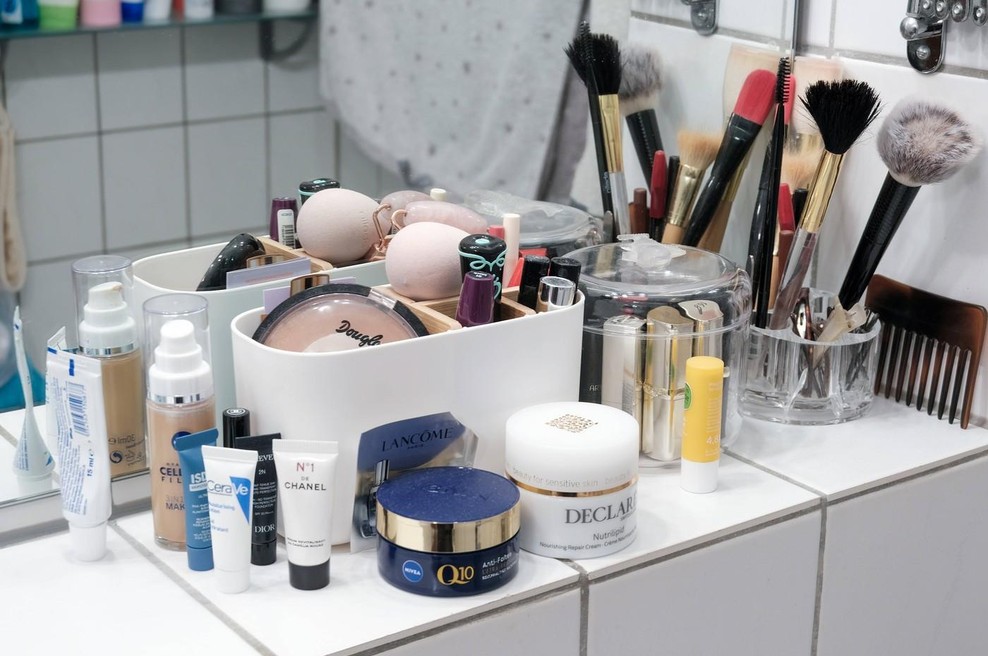 Kako dolgo je uporabna kozmetika: Je tudi v vaši kopalnici veliko pretečene kozmetike? (foto: Profimedia)