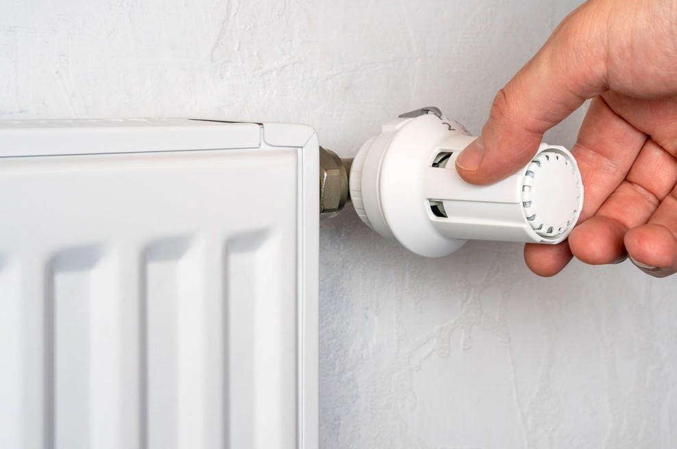 Preprosti trik, s katerim ohranite toploto v domu in zmanjšate stroške ogrevanja (foto: profimedia)