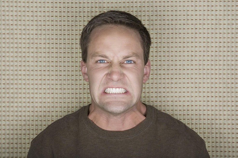 Spor na omrežju X: "So ženske res bolj manipulativne ali celo zlobni spol?" (foto: profimedia)