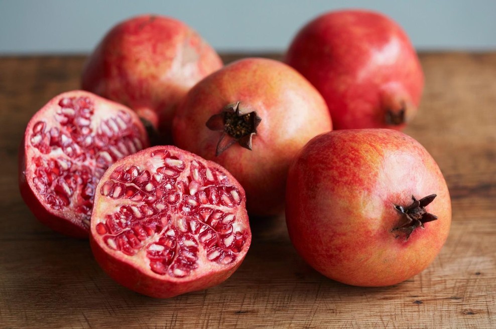 Granatno jabolko: Takole je najlažje odstraniti semena in kuhinja bo ostala čista (foto: Profimedia)