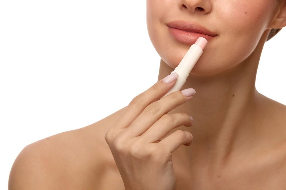 Testirali 18 balzamov za ustnice: Le en blazam je bil odlično ocenjen, do vseh ostalih kritični (foto: Profimedia)