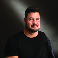 "Imate pri vas še vedno tistega invalida na hrani?" je rekla. "Bom vprašal," sem odgovoril. Star sem bil deset let.