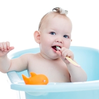 Otroku nikoli ne dajajte žlic ali dud, ki ste jih prej sami obliznili, tukaj je pomemben razlog zakaj