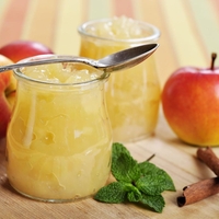 Domača marmelada iz pečenih jabolk, ki nima niti grama sladkorja