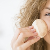 Maska iz samo dveh sestavin, ki bo pred vsako zabavo vašo kožo močno pomladila