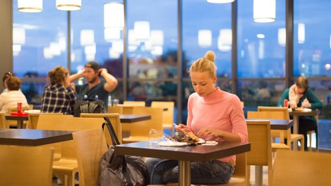 jesti sam, restavracija