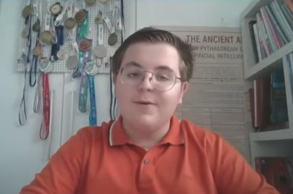 Genialni Bosanec navdušil svetovne znanstvenike: 15-letnik zdaj predava že profesorjem (foto: Zaslonska slika/Youtube/SrpskaInfo)