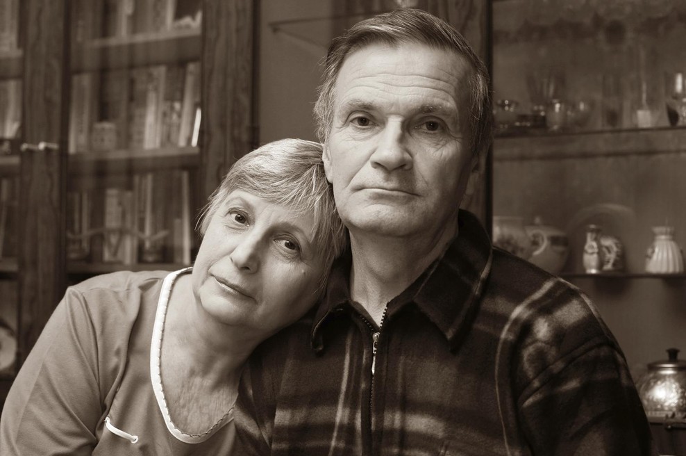 Zgrožena, ker se njen ostareli oče želi spet poročiti: "Samo 5 let po materini smrti? To je nespoštljivo" (foto: profimedia)