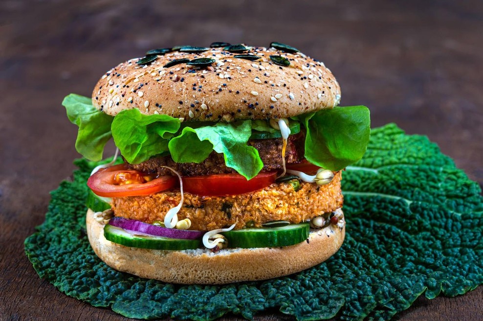 Ali bodo imena, kot so "tofu klobasa", "sojin zrezek" in "veggie burger" še dovoljena? (foto: Profimedia)