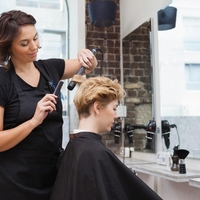 Napitnine frizerjem pod drobnogledom: stroga davčna pravila