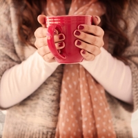 3 praznične pijače, za katere sploh ne veste, da škodujejo kostem