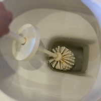 To zlijte v WC-školjko in zgodila se bo čarovnija, ta trik uporabljajo tudi profesionalne hotelske čistilke