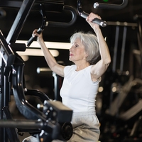 Ženska ima 101 leto, prisega na olivno olje in gre vsak dan do telovadnice