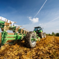 Oral je njivo in naletel na nenavaden predmet iz 14. stoletja: To bi lahko spremenilo zgodovino, arheologi osupli