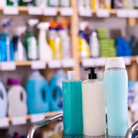 Za vrnjeno prazno kozmetično embalažo trgovec vrne 29 centov