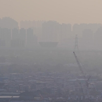 Onesnaženje zraka bolj nevarno kot kajenje: Tole je možna rešitev