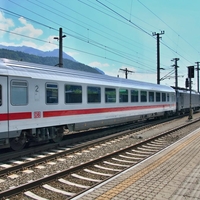 Cena mesečnih vozovnic za vlak se bo zvišala za 5 evrov