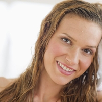 Maska za mastne lase, ki jih ohrani čiste dlje časa