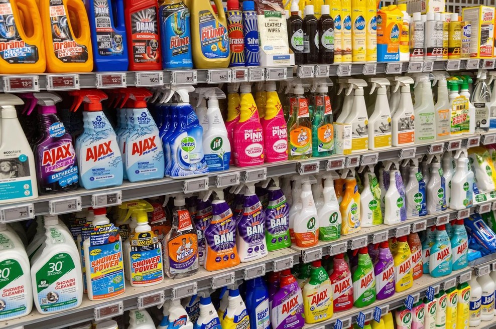 Testirali 18 sredstev za čiščenje pečic: Izdelek iz Müllerja pogorel na testu (foto: Profimedia)