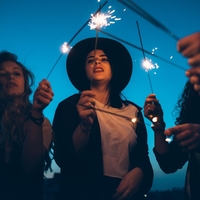 Teorija 'nevidnega gosta', ki jo je slišala od milijonarja: "Točno tako je!"