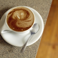 Kavi dodajte le žličko tega, pa bo konec bolečin v želodcu