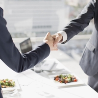 Strokovnjak za bonton razkriva, kateri narod ima najboljše manire na svetu