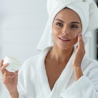 Domača krema za zimo, da bo vaša koža obraza vedno nahranjena