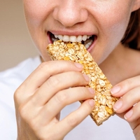 Proteinske ploščice: Oglašujejo se kot zdrave, a je to daleč od resnice