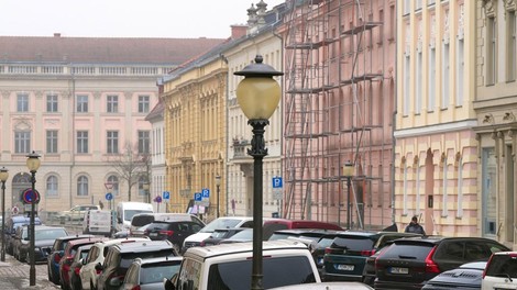 Vse večje težave zaradi pomanjkanja parkirišč.