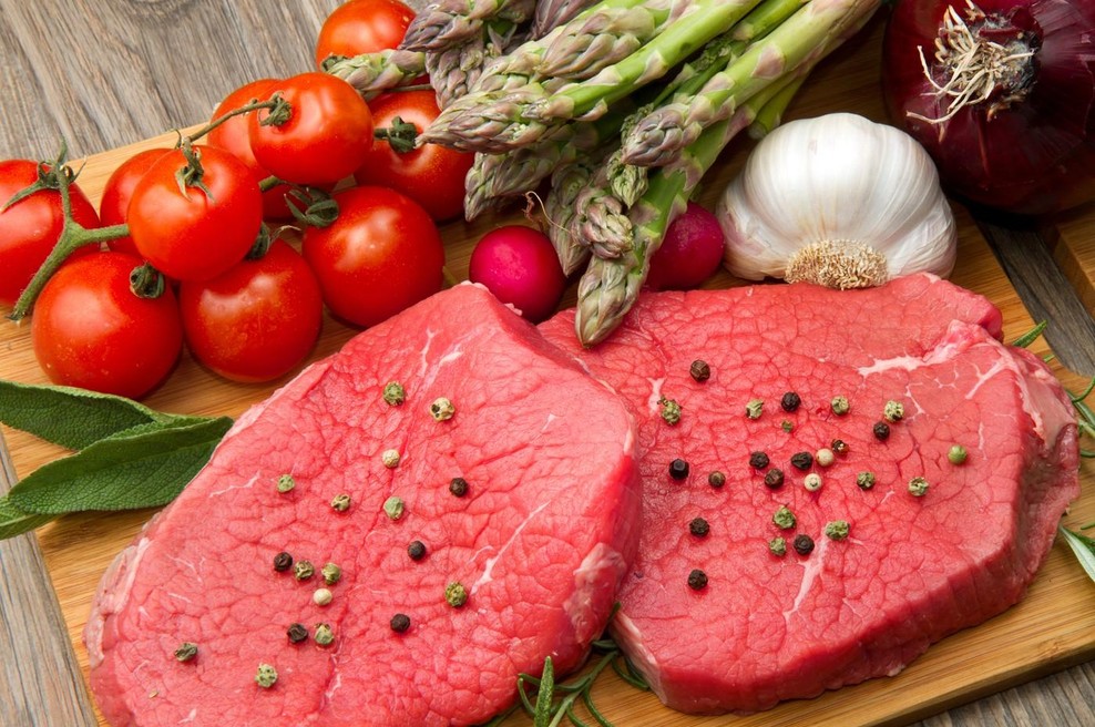 Koliko rdečega mesa je preveč? Kardiolog opozarja, kaj to pomeni za srce (foto: Profimedia)