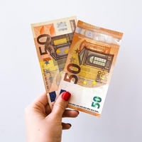 Zakaj bi morali imeti v denarnici vedno prepognjen bankovec za 50 evrov?