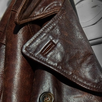 V trgovini z rabljenimi oblačili sem kupila usnjeno jakno, potem pa v žepu našla to